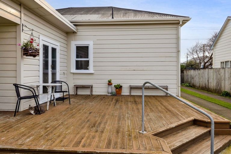 Photo of property in 22 Milmoe Street, Hawera, 4610
