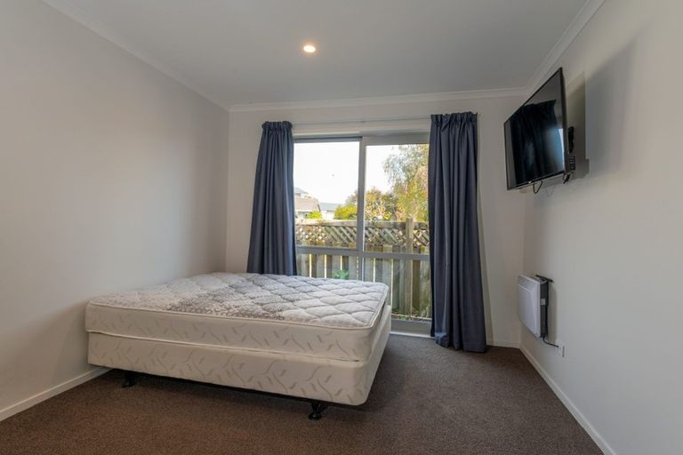 Photo of property in 2/9 Hibiscus Avenue, Hamilton Lake, Hamilton, 3204