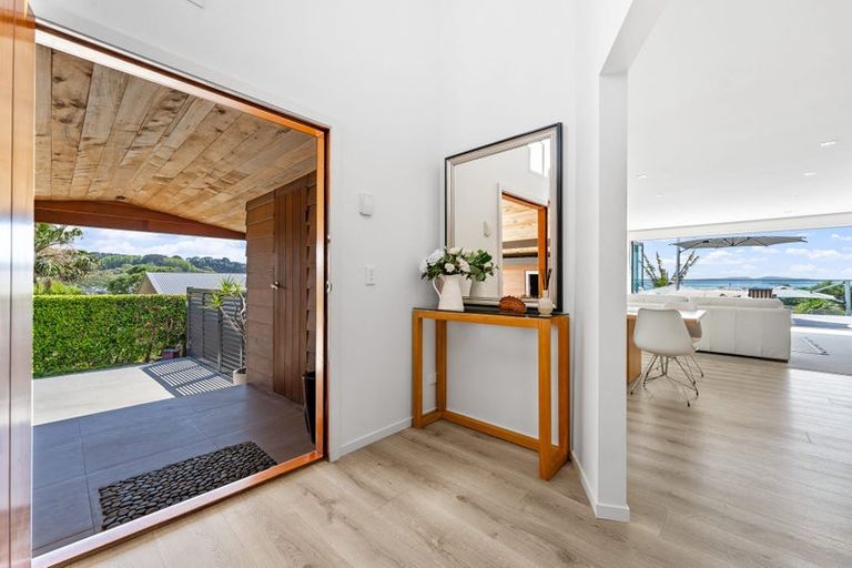 Photo of property in 32 Kahurangi Place, Snells Beach, 0920