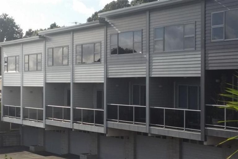 Photo of property in The Strand, 4/16 Ronald Street, Strandon, New Plymouth, 4312