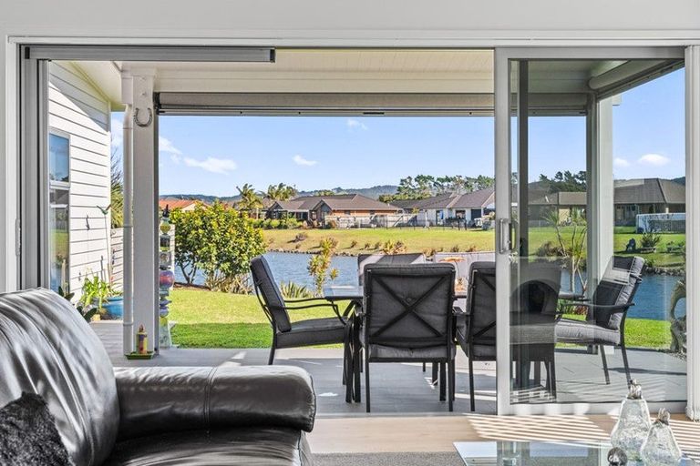 Photo of property in 9 Kamahi Place, One Tree Point, 0118