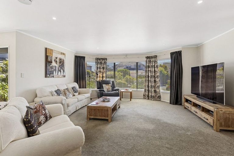 Photo of property in 6 Voyager Way, Whitby, Porirua, 5024