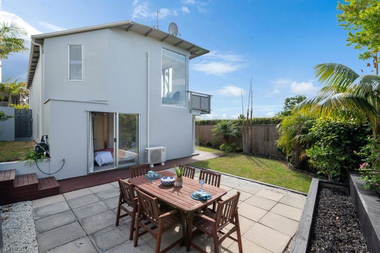 Photo of property in 1/598 Beach Road, Rothesay Bay, Auckland, 0630