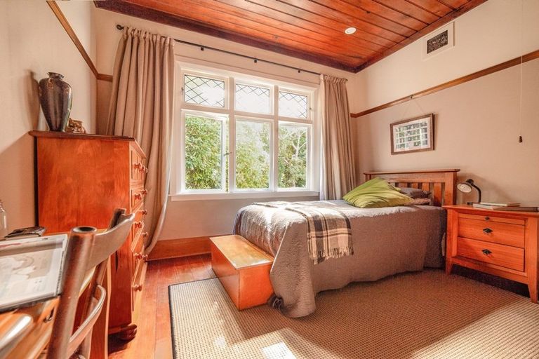 Photo of property in 28 Muri Road, Pukerua Bay, 5026