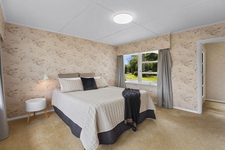 Photo of property in 21 Hall Grove, Ebdentown, Upper Hutt, 5018