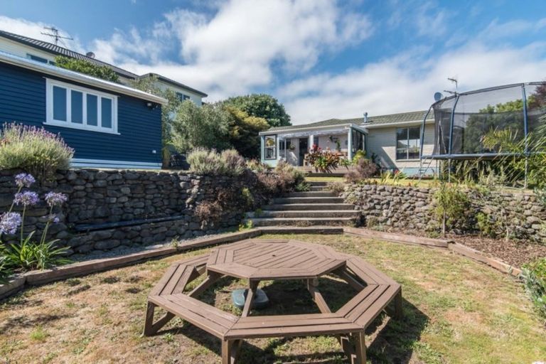 Photo of property in 9 Kaitawa Street, Waikanae Beach, Waikanae, 5036