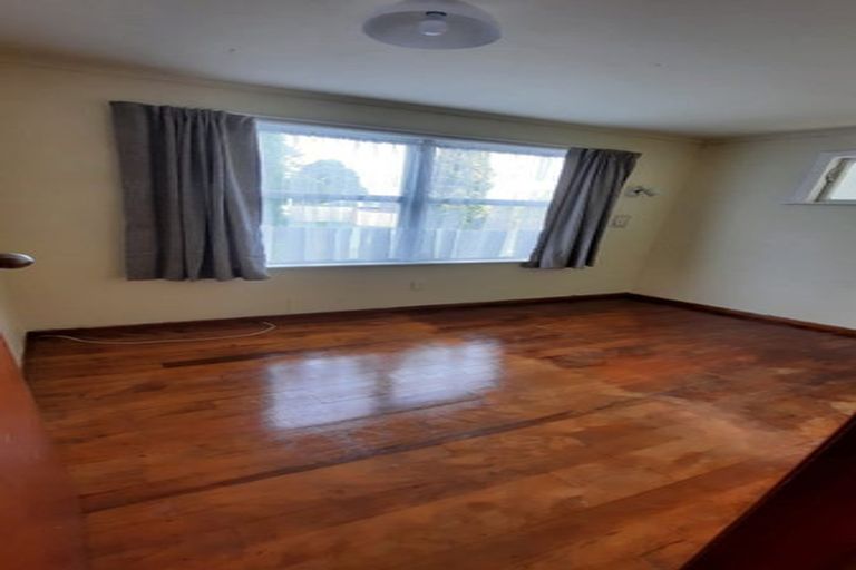 Photo of property in 142 Edgewater Drive, Pakuranga, Auckland, 2010