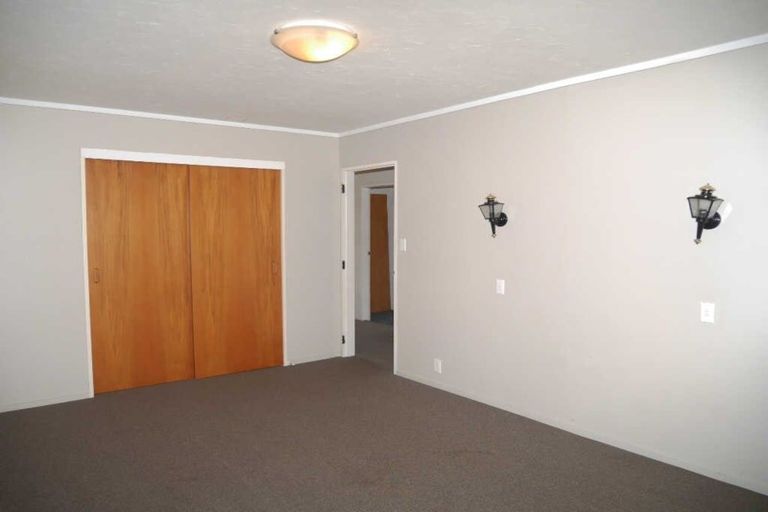 Photo of property in 21 Moana Road, Paraparaumu, 5032