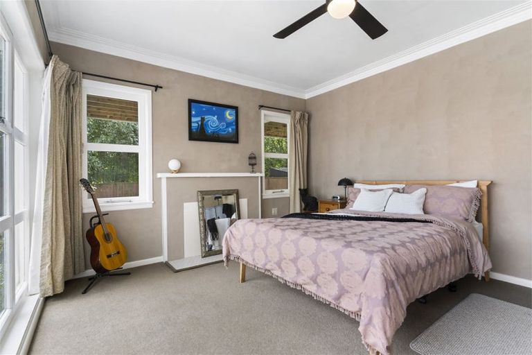 Photo of property in 2/43a Stanley Point Road, Stanley Point, Auckland, 0624