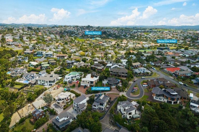 Photo of property in 19 Constable Lane, West Harbour, Auckland, 0618