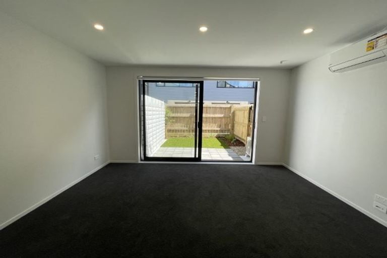 Photo of property in 9/3234 Great North Road, New Lynn, Auckland, 0600