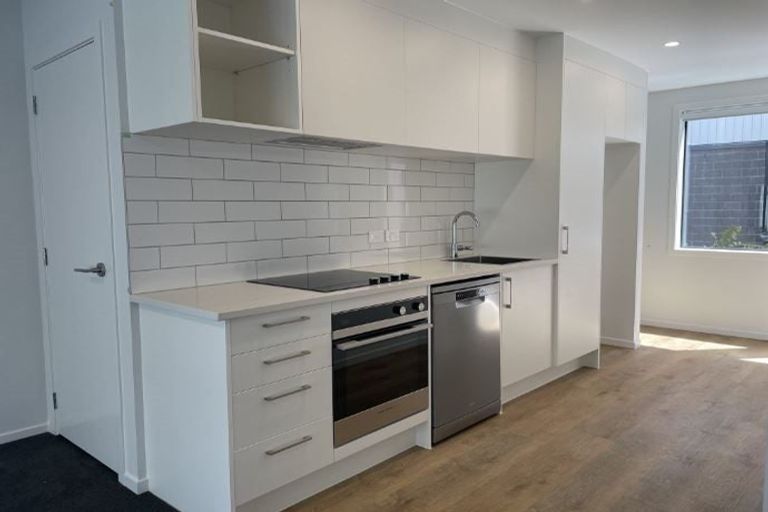 Photo of property in 13/3234 Great North Road, New Lynn, Auckland, 0600