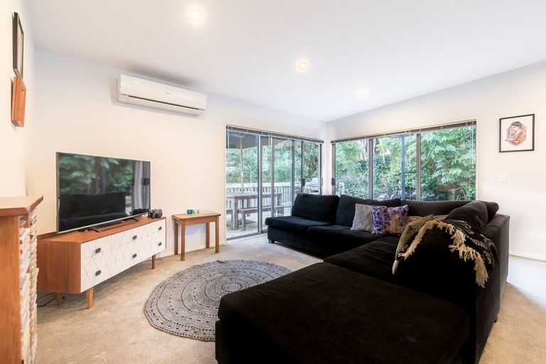 Photo of property in 144g Glengarry Road, Glen Eden, Auckland, 0602