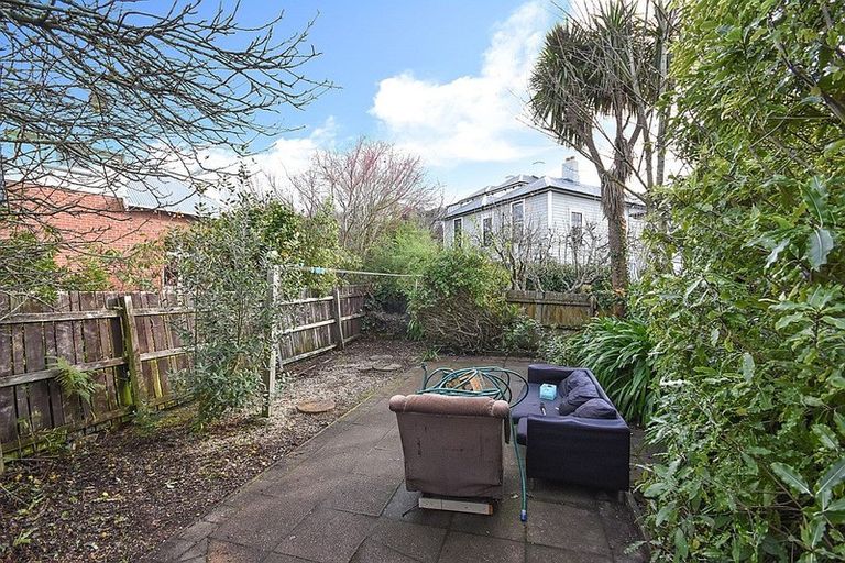 Photo of property in 44 Heriot Row, Dunedin Central, Dunedin, 9016