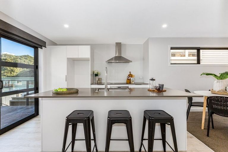 Photo of property in 11a Barberry Grove, Maungaraki, Lower Hutt, 5010