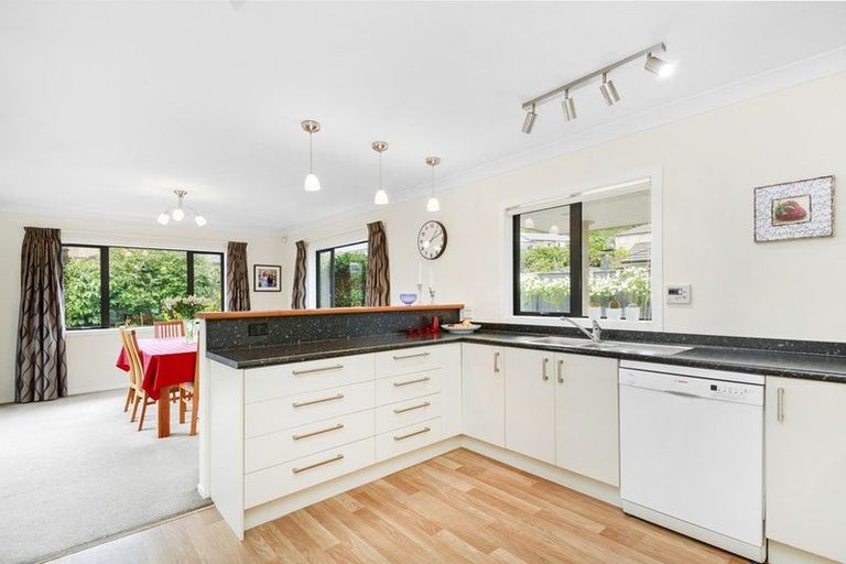 Photo of property in 189 Woodman Drive, Tawa, Wellington, 5028