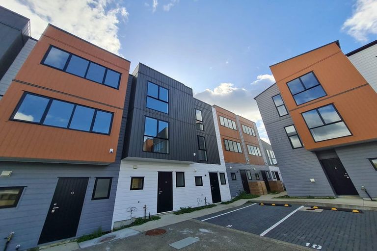 Photo of property in 12/200 Sunnynook Road, Totara Vale, Auckland, 0627