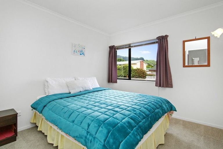 Photo of property in 1/157 Main Road, Tawa, Wellington, 5028