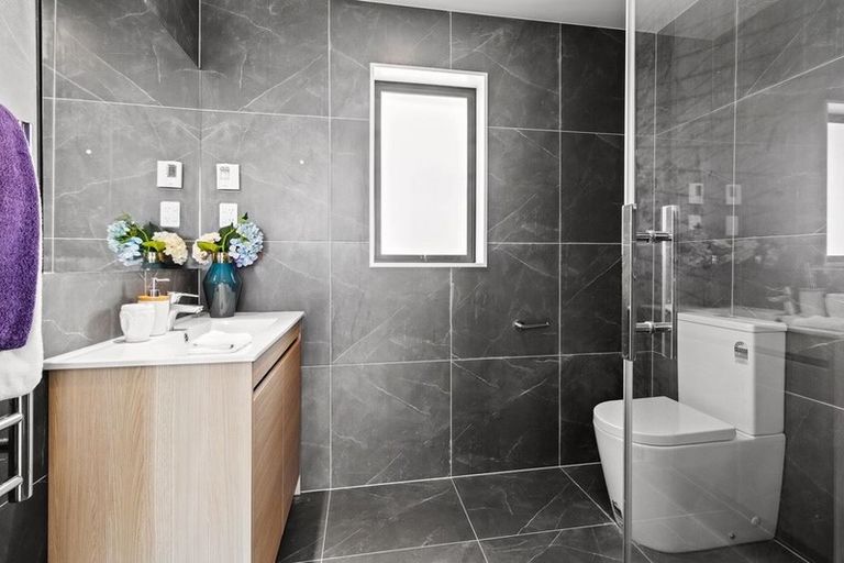 Photo of property in 51 Turret Lane, Hobsonville, Auckland, 0616