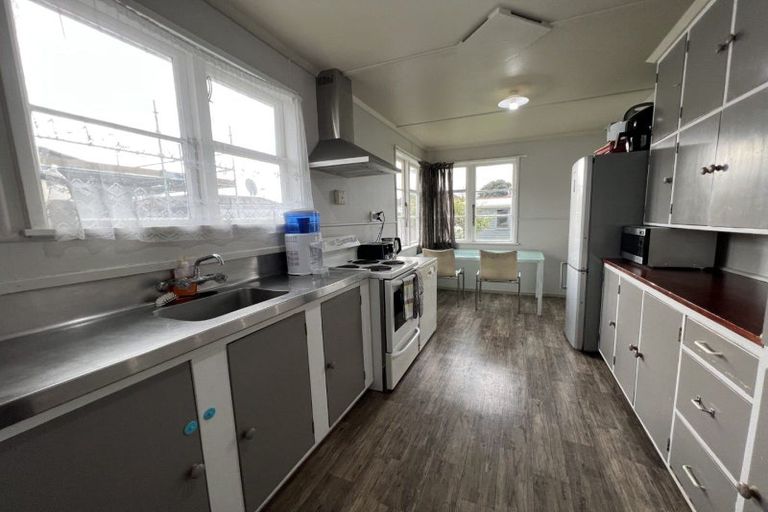 Photo of property in 49 Andrew Avenue, Roslyn, Palmerston North, 4414