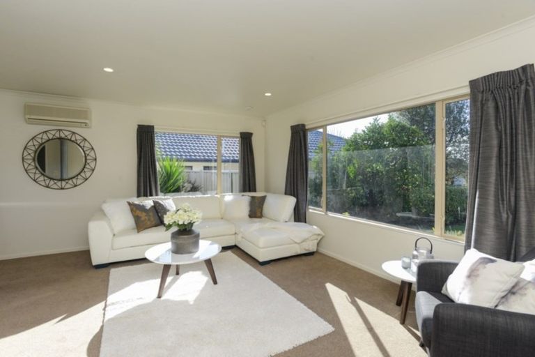 Photo of property in 28 Russell Robertson Drive, Havelock North, 4130