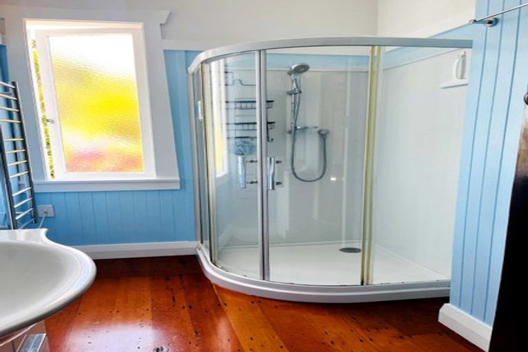 Photo of property in 19 Highbury Crescent, Aro Valley, Wellington, 6012