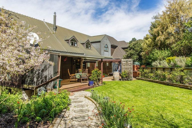 Photo of property in 24 Bayview Place, Cass Bay, Lyttelton, 8082