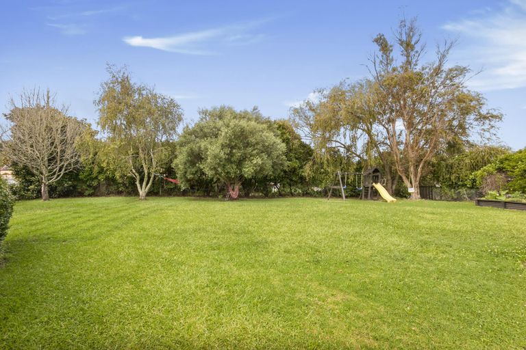 Photo of property in 855 State Highway 16, Waimauku, 0812