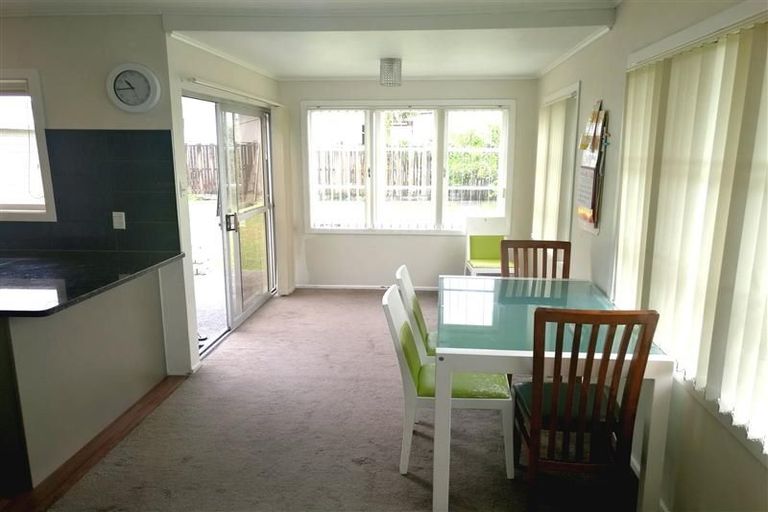 Photo of property in 1/11 Strid Road, Te Atatu South, Auckland, 0610