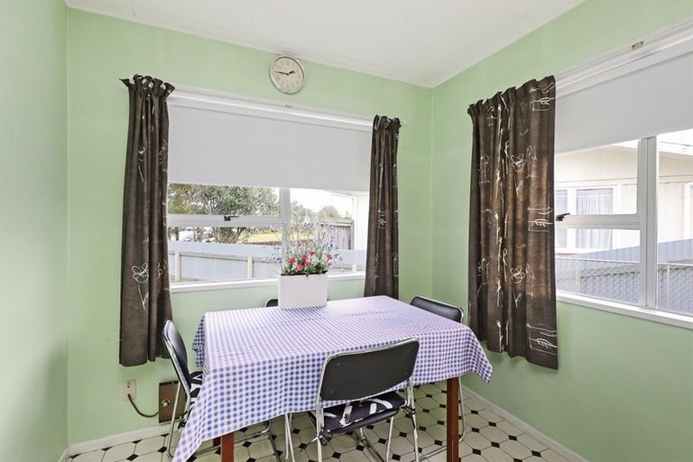 Photo of property in 54 Liverpool Crescent, Flaxmere, Hastings, 4120