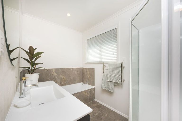 Photo of property in 23 Saint Albans Avenue, Hokowhitu, Palmerston North, 4410
