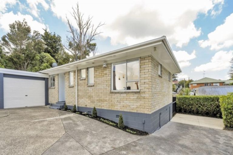 Photo of property in 2/15 Sherie Place, Howick, Auckland, 2014