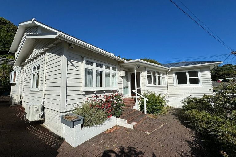 Photo of property in 7 Crofton Road, Ngaio, Wellington, 6035