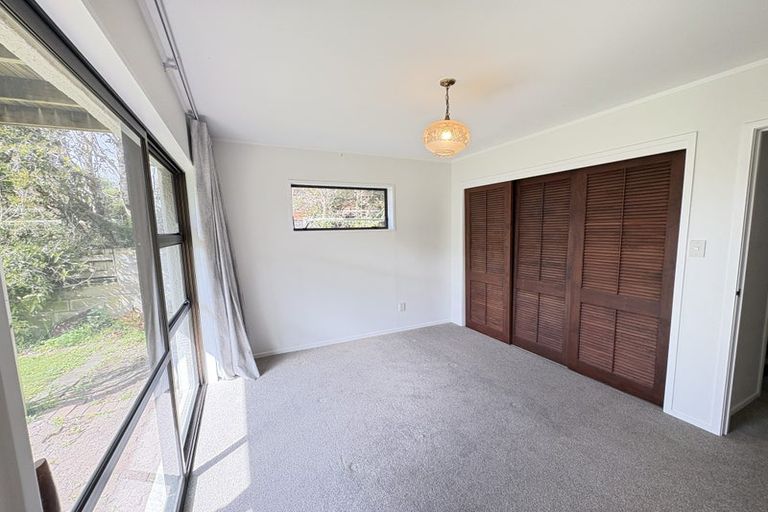 Photo of property in 2/90 Royal View Road, Te Atatu South, Auckland, 0610