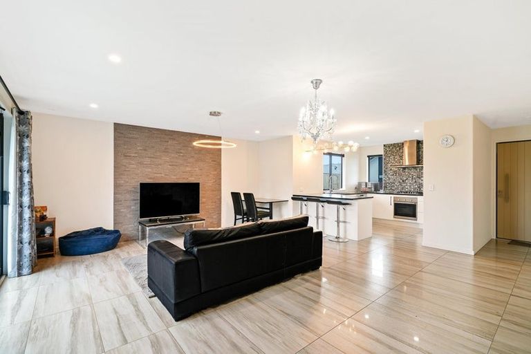 Photo of property in 6 Olearia Lane, Halswell, Christchurch, 8025