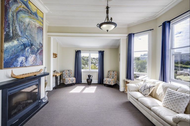 Photo of property in 4 Fitzroy Road, Bluff Hill, Napier, 4110
