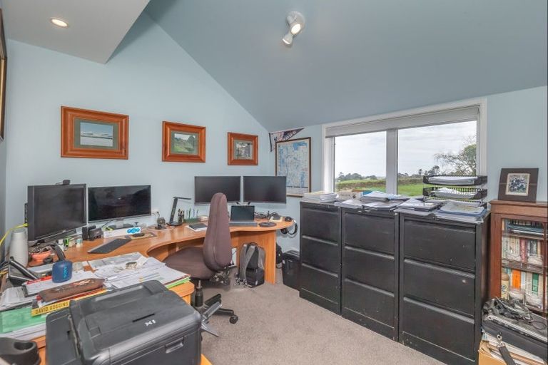 Photo of property in 233 North Manakau Road, Manakau, Levin, 5573