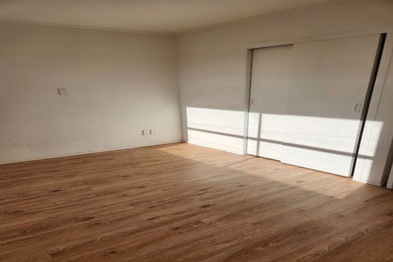 Photo of property in 1/7 Moore Street, Hillcrest, Auckland, 0627