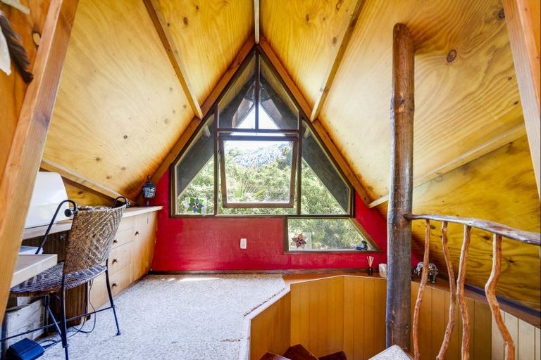 Photo of property in 21 Gillies Crescent, Waimarama, Havelock North, 4294