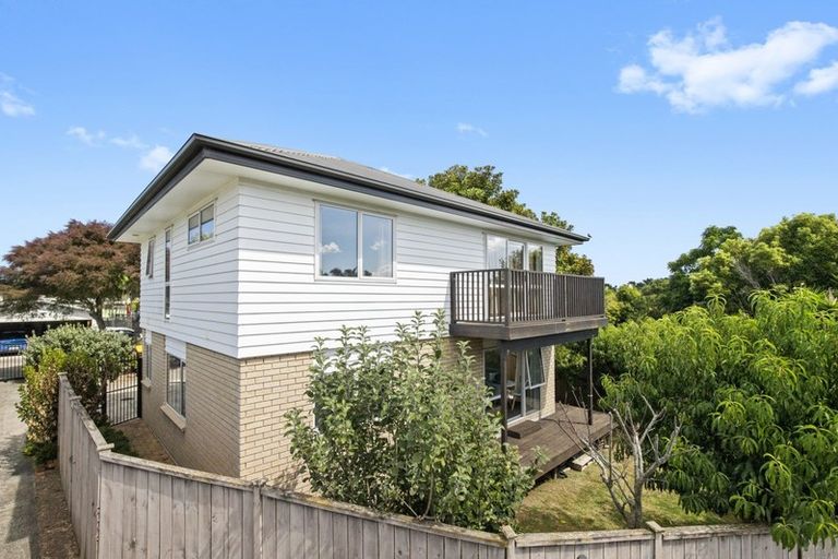 Photo of property in 16 Pono Place, Waiuku, 2123