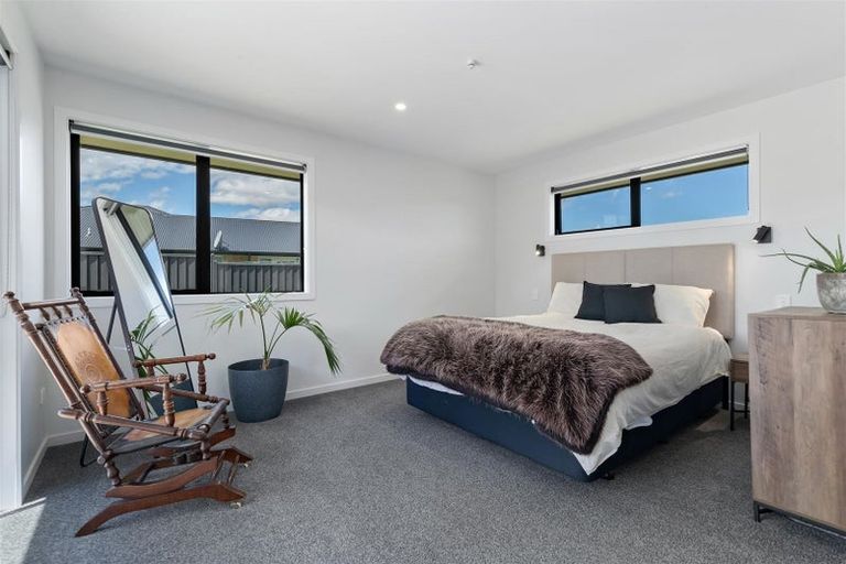 Photo of property in 8 Grandview Road, Lake Hawea, 9382