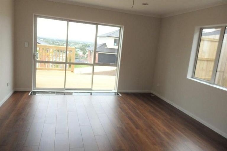 Photo of property in 104 Keri Vista Rise, Papakura, 2110