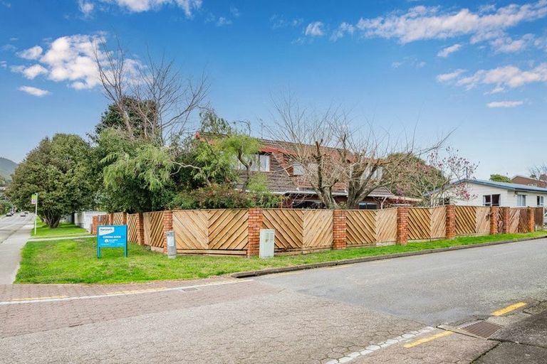 Photo of property in 1 Redwood Close, Paraparaumu, 5032