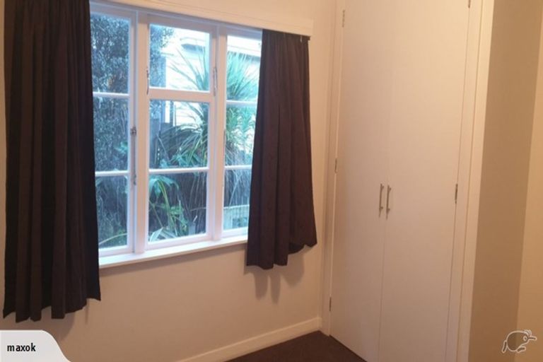 Photo of property in 5 Harland Street, Brooklyn, Wellington, 6021