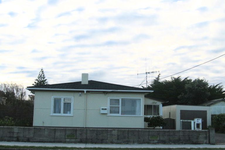 Photo of property in 31 Moana Street, Otaki Beach, Otaki, 5512