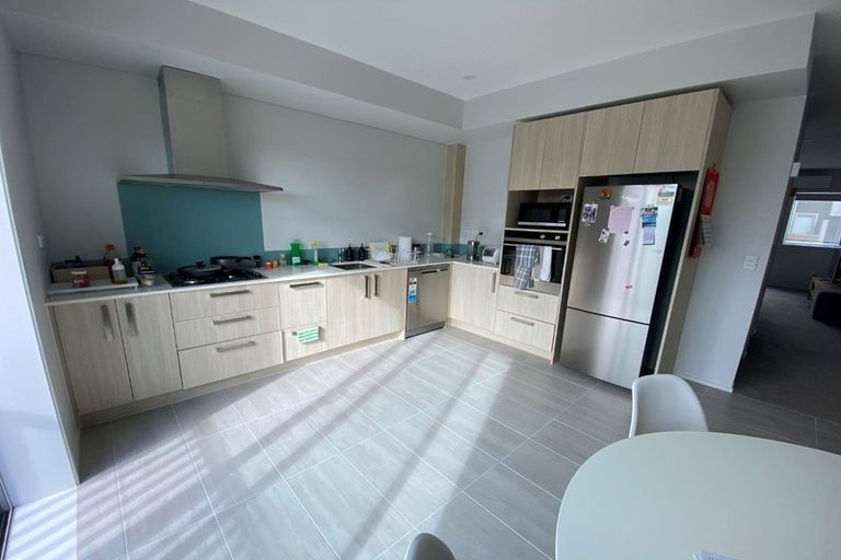 Photo of property in 6 Folkes Lane, New Lynn, Auckland, 0600