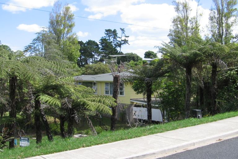 Photo of property in 42 Bayview Road, Browns Bay, Auckland, 0630
