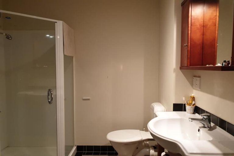 Photo of property in 50b Hawker Street, Mount Victoria, Wellington, 6011