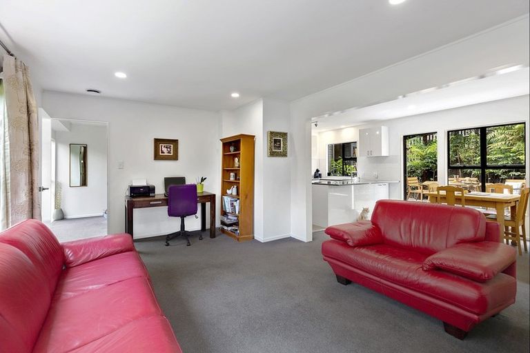 Photo of property in 10 Kimberley Way, Khandallah, Wellington, 6035