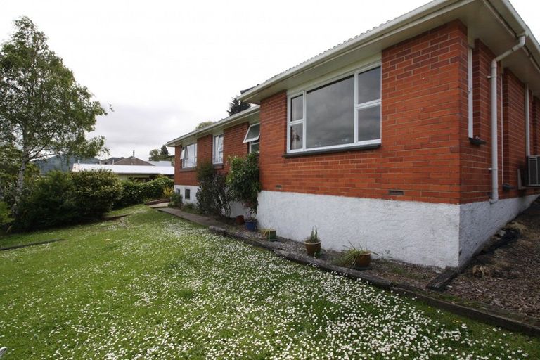 Photo of property in 27 Waldron Crescent, Green Island, Dunedin, 9018